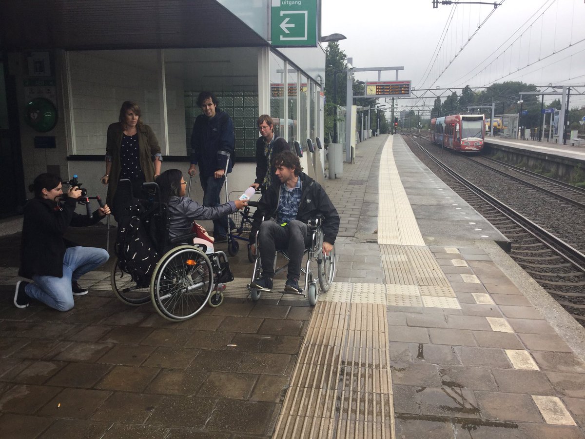 Vandaag ervaren 25 Jonge Veranderaars hoe het is om met een beperking per OV te reizen en aandacht te vragen voor #toegankelijkheid #JVrace