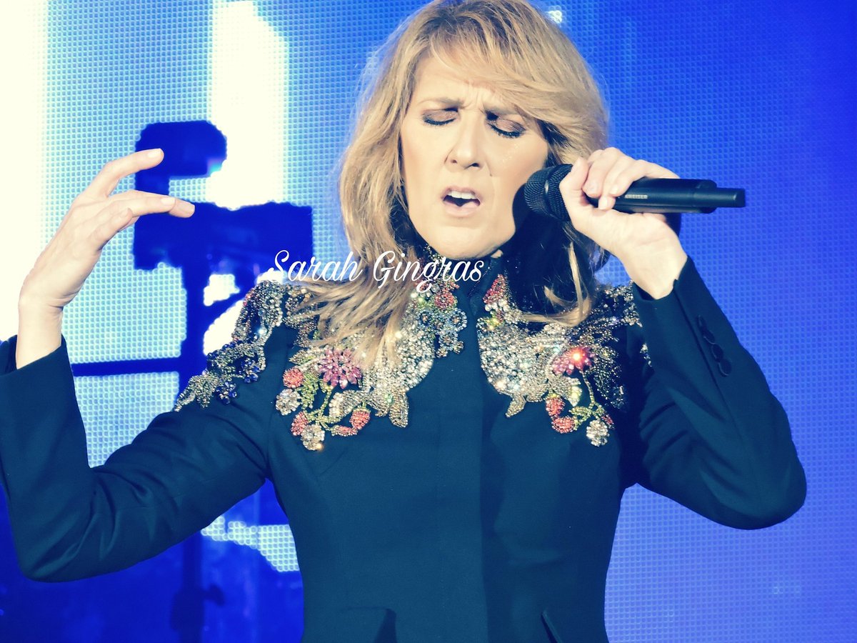 sarah_gingras's tweet photo. #CelineLive2017 #CelineDion #CélineDion @celinedion @denisetruscello https://t.co/zmkaEsRtzz