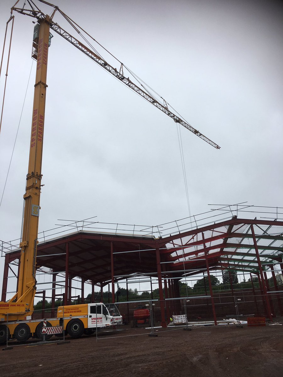 andrewmr125's tweet photo. Roof going for the new potato store at Rock Farm https://t.co/6BPrNRIJyd