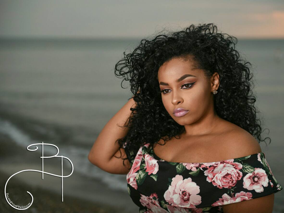 I love #beach #seniorpics ! #mentorheadlands #Ohio #bambipricephoto  #classof2018