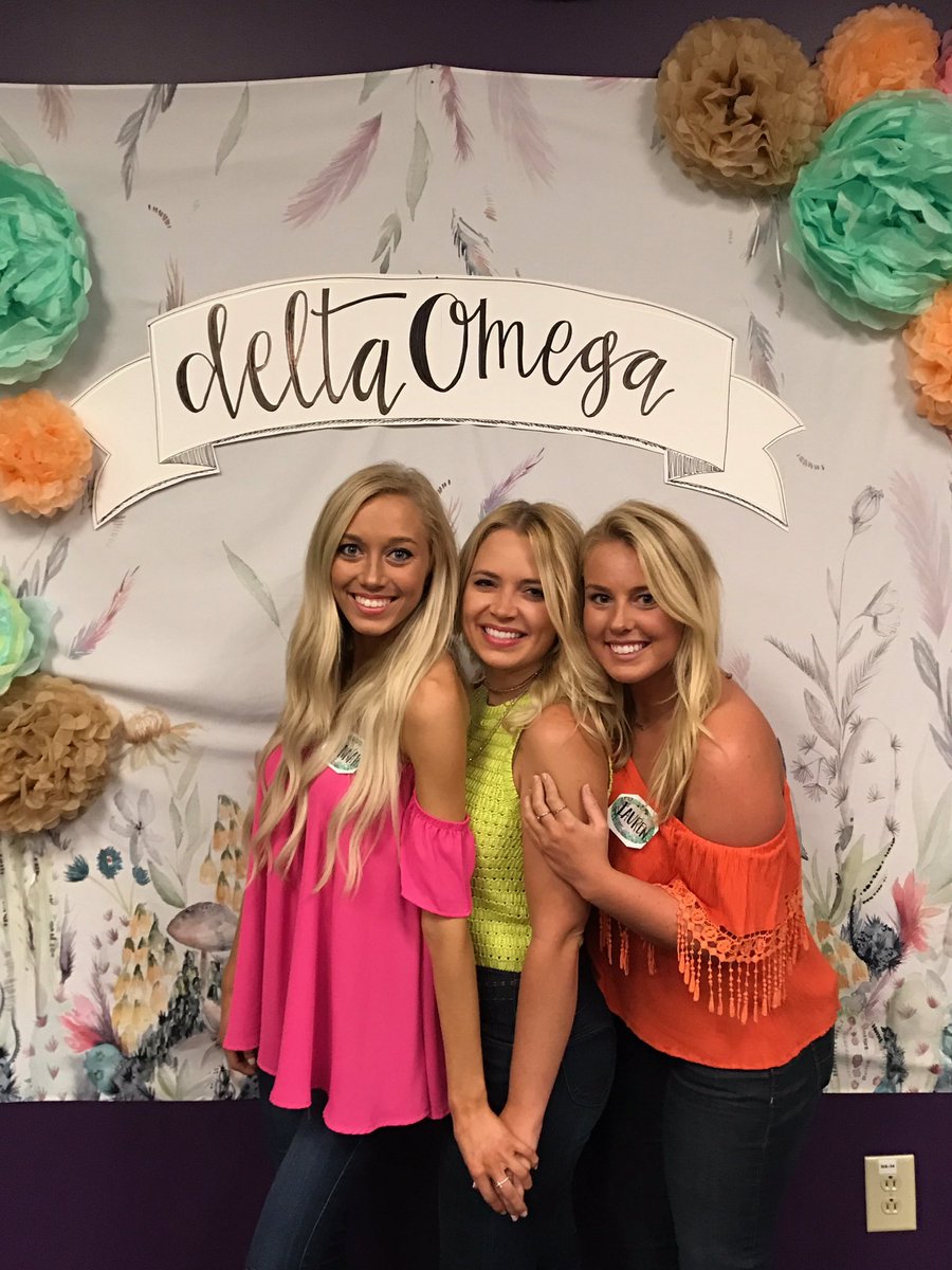 hannahgrace1458's tweet photo. Delta Omega is family💗 @DeltaOmega_LU #rushΔΩ https://t.co/9Oxe8JQJgg