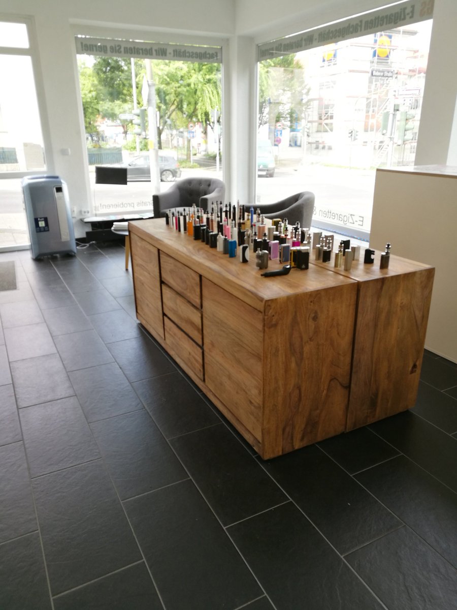happyliquid's tweet photo. Dampfshops unterstützen und gewinnen -z.B. unseren Partnershop EZIGS STORE: https://t.co/lRoQZUfgoO #ezigarette #dampfen #hlShopSupport https://t.co/t8cgirh0EO