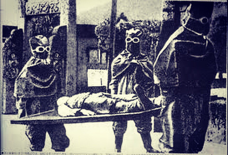MorbidPodcast's tweet photo. Members of Unit 731 and one of their thousands of victims. 

#history #ww2 #podcast Image from https://t.co/0UUQvoaLQx https://t.co/ex9VXDrEmw