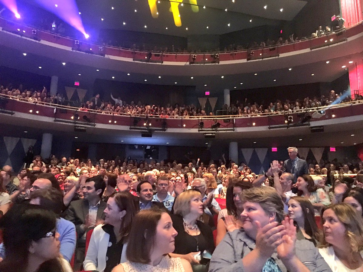 sheridancollege's tweet photo. Today @LivingArtsCtr we say a hearty "Welcome Back" to our faculty and staff as we get ready for Fall 2017. https://t.co/IrgRIkddy9
