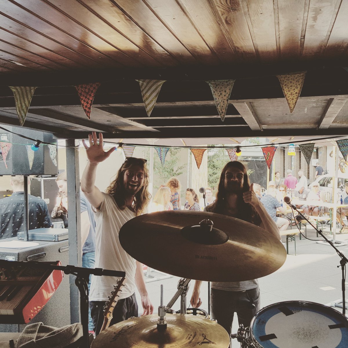 Afgelopen zondag zakten we af naar het zuiden: <a href="/heerlen/">heerlen</a> <a href="/NIEUWENOR/">poppodium NIEUWE NOR</a> #kleinberlijn 
Next Stop: <a href="/etenoprolletjes/">Eten op Rolletjes</a> Wageningen! #funk