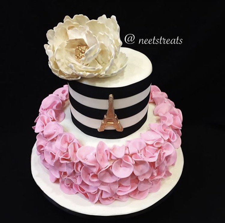 TheBlkBach's tweet photo. #WeddingWednesday #TheBlackBachelorette #CakeInspiration 
https://t.co/AQy4vnXBsU https://t.co/0AvebgPOJU
