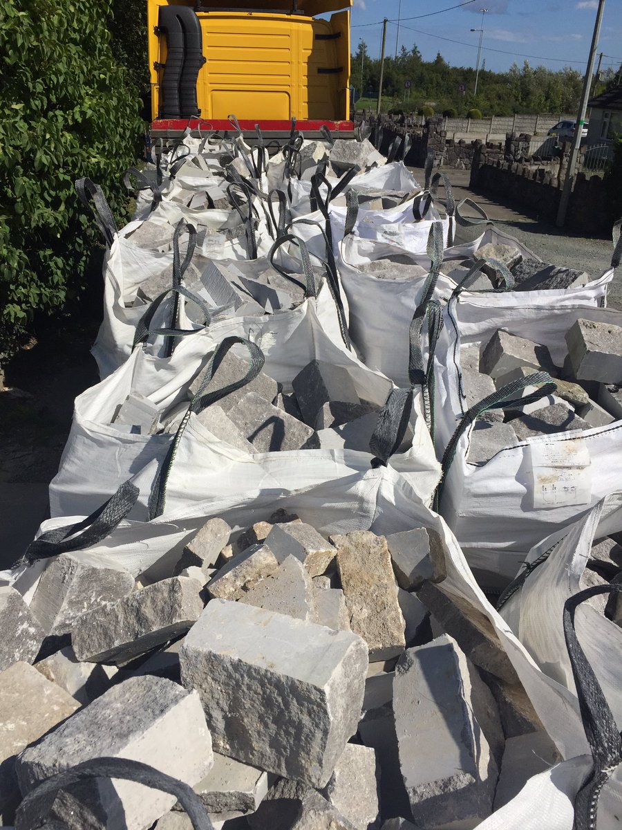 JasGogartyStone's tweet photo. Jumbo load of split Ross limestone walling going out today. For big or small enquiries call us for a quotation #rosslimestone #stonewalls https://t.co/UOdUsRuFRe