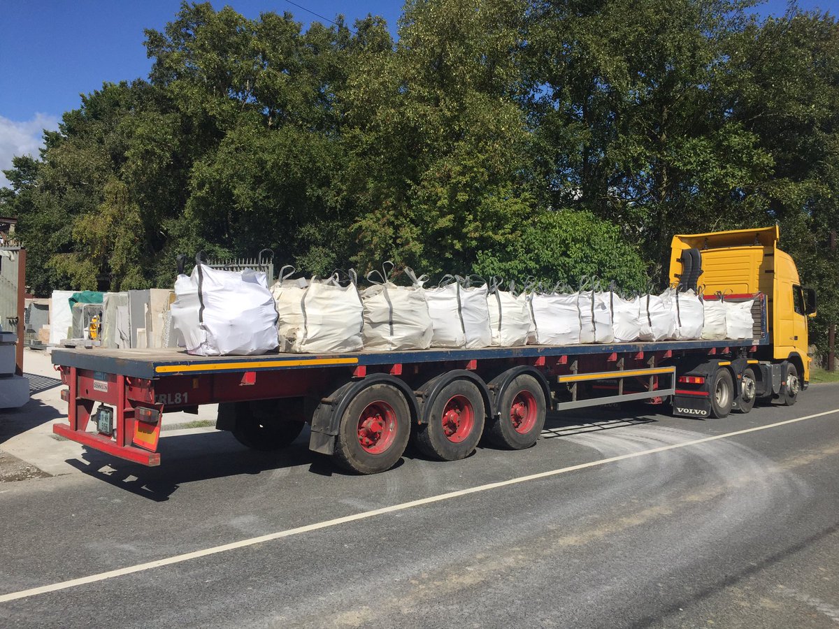 JasGogartyStone's tweet photo. Jumbo load of split Ross limestone walling going out today. For big or small enquiries call us for a quotation #rosslimestone #stonewalls https://t.co/UOdUsRuFRe