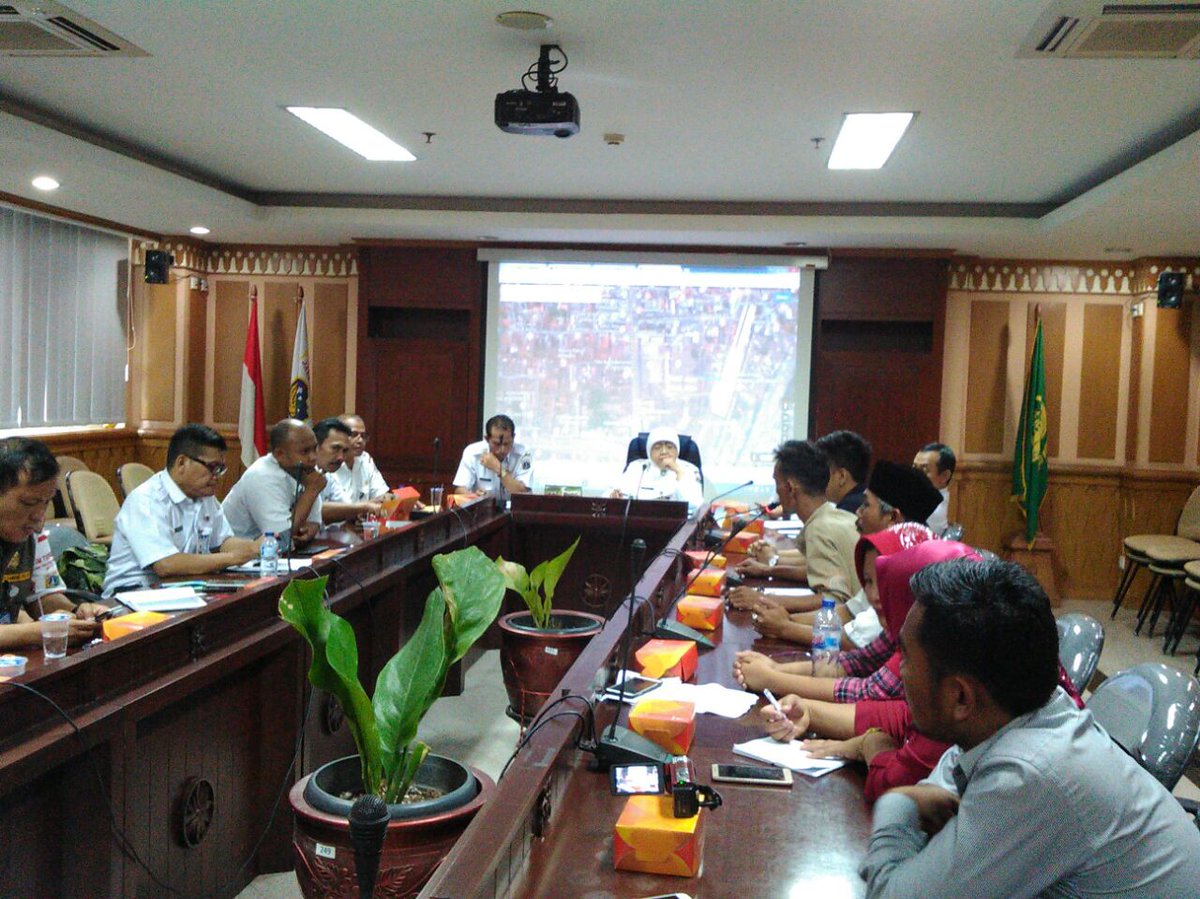 Beberapa hari yang lalu, kami fasilitasi untk dpt mediasi antara Pedagang &amp; Walikota Jaksel. Tetapi niat baik kami tdk mendpt sambutan baik