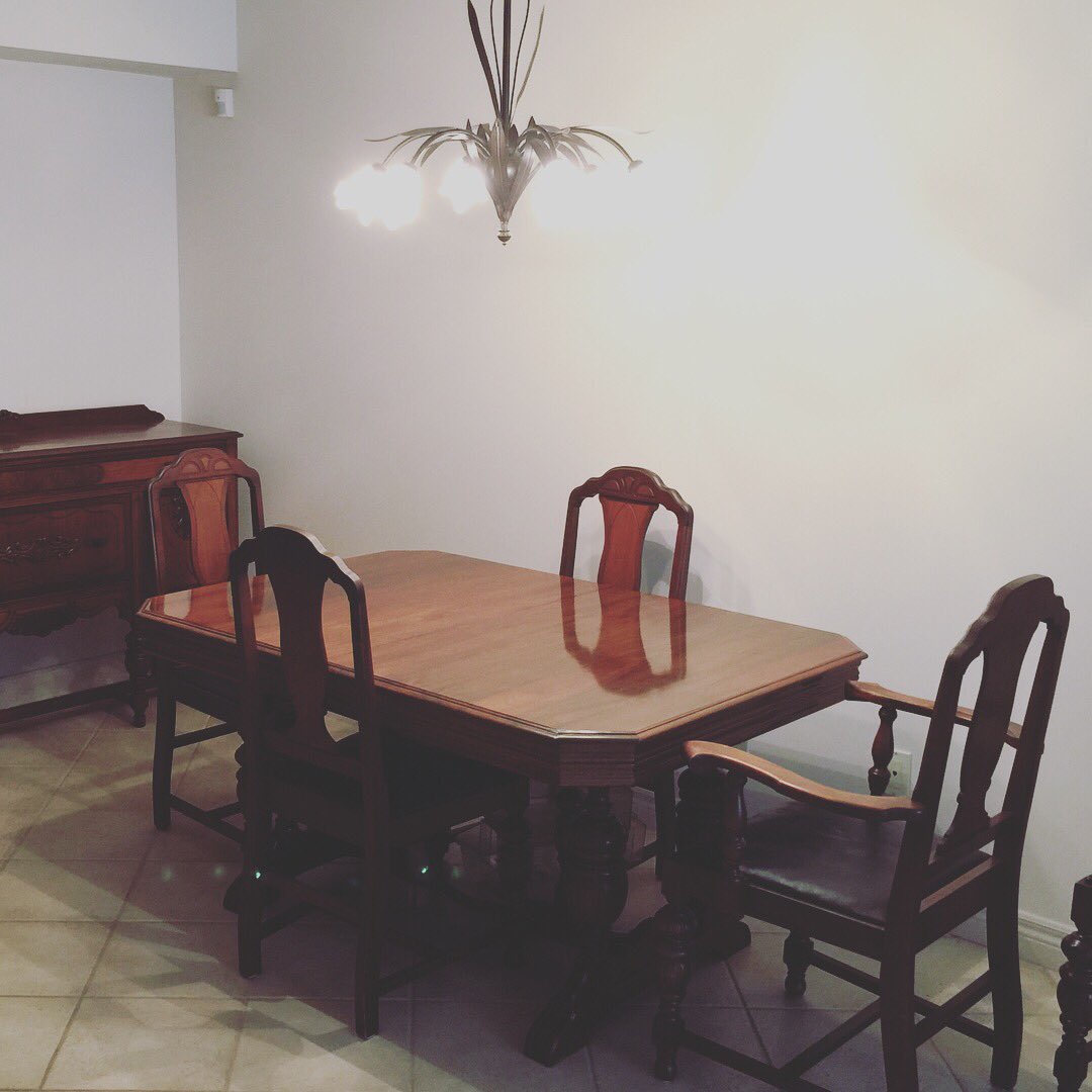 Branch_Design_'s tweet image. For sale:
$500 buffet table
$500 China cabinet
$750 Dining set
$300 Wardrobe
$150 Desk+chair
Call store 289-396-5396 or Charles 905-515-7756