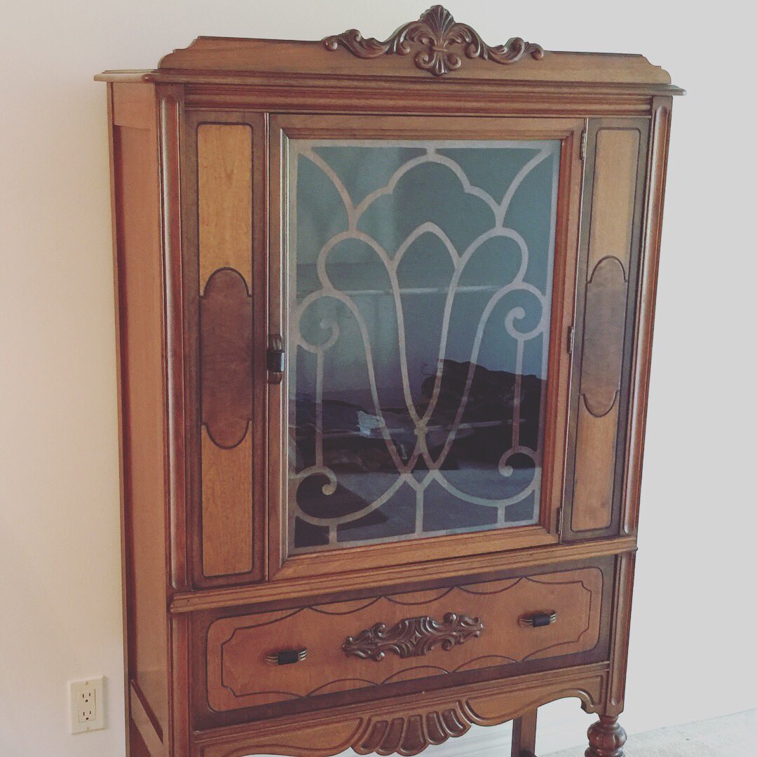 Branch_Design_'s tweet image. For sale:
$500 buffet table
$500 China cabinet
$750 Dining set
$300 Wardrobe
$150 Desk+chair
Call store 289-396-5396 or Charles 905-515-7756