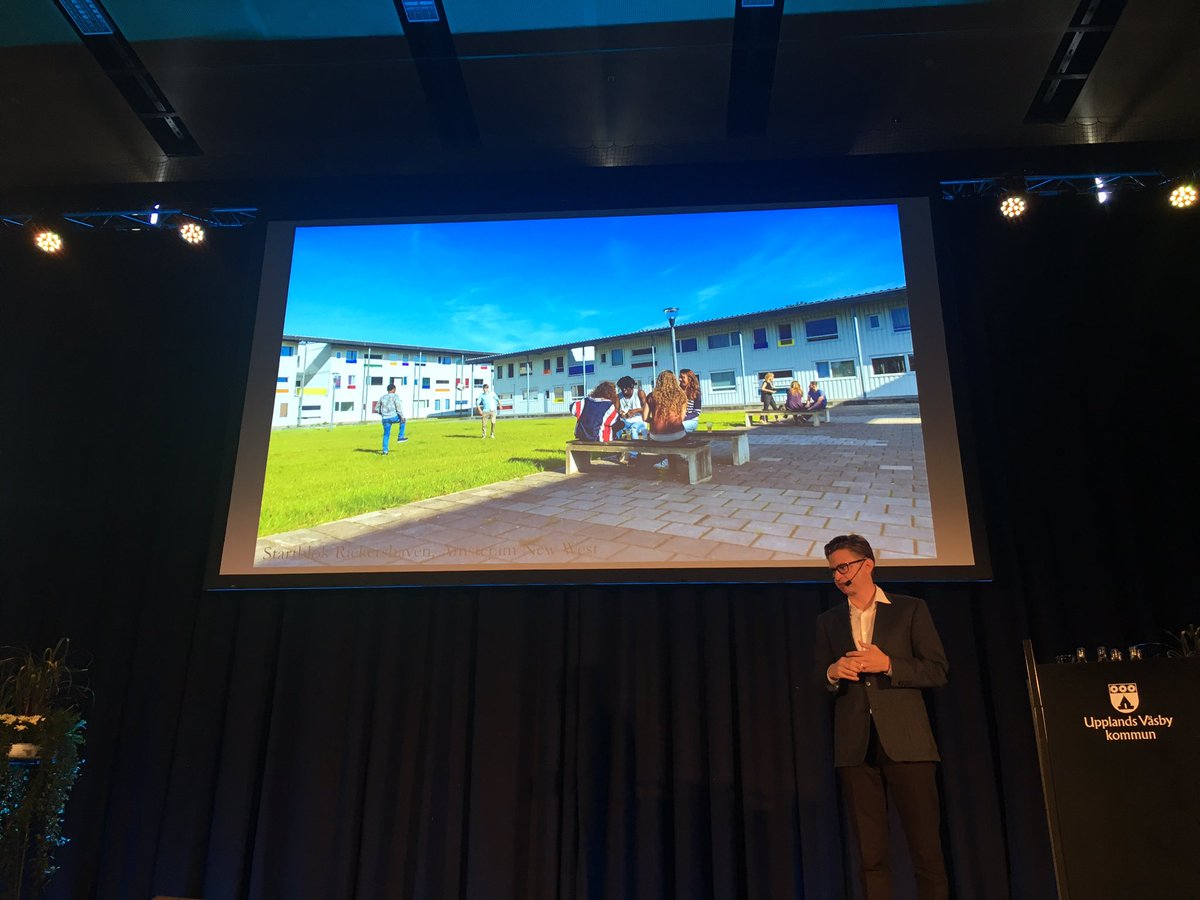 benitamatofska's tweet photo. @kieranlong showcases Startblok in #Amsterdam integrating refugees with community in #shared spaces #sharingeconomy #STA17 https://t.co/o4Weil2gP2