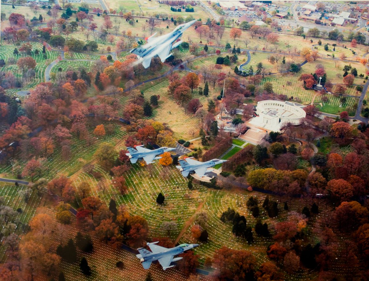 ArlingtonNatl's tweet photo. Join us on our next #FREE guided history tour focused on #USAirForce and #Aviation history. Click the link for more: https://t.co/iFG78sG1sQ https://t.co/9xx5YCRl3U