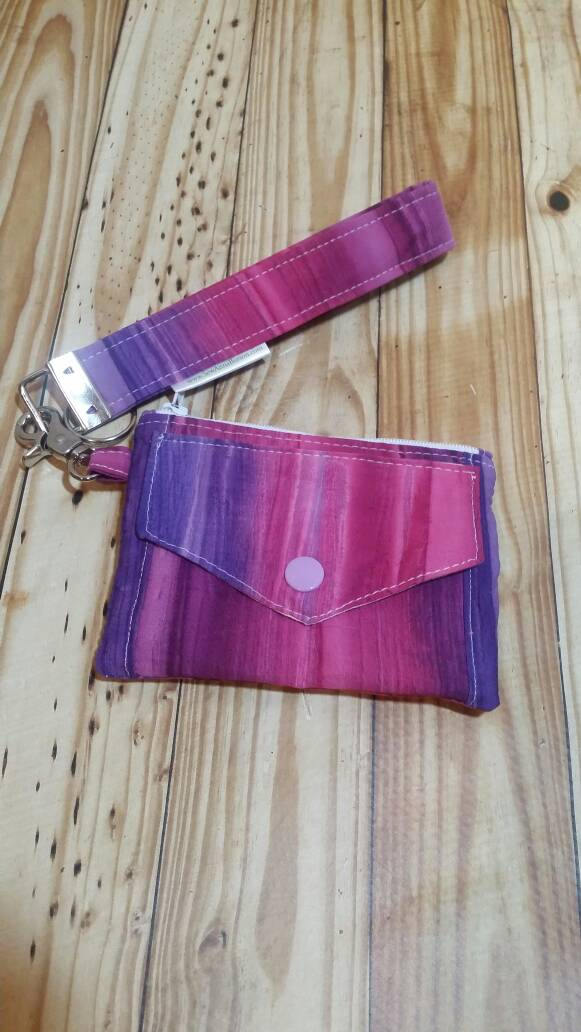 SewAnnaButton's tweet photo. Custom keychain wallet https://t.co/LK3iFFeyej #SewAnnaButtonDesigns #MyNewTag #Etsy #KeychainCase https://t.co/921Hq3GmAB
