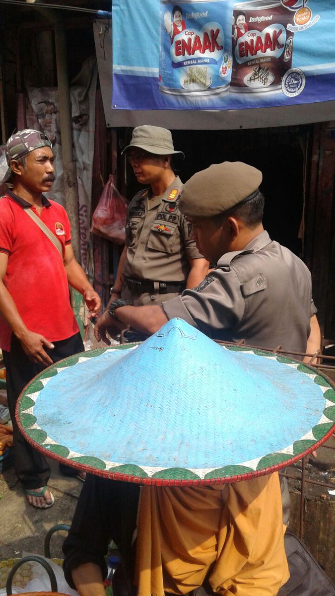 Mohon maaf, saya paling jengah dg aparat yg menegdepankan jalan pintas. Gusur.