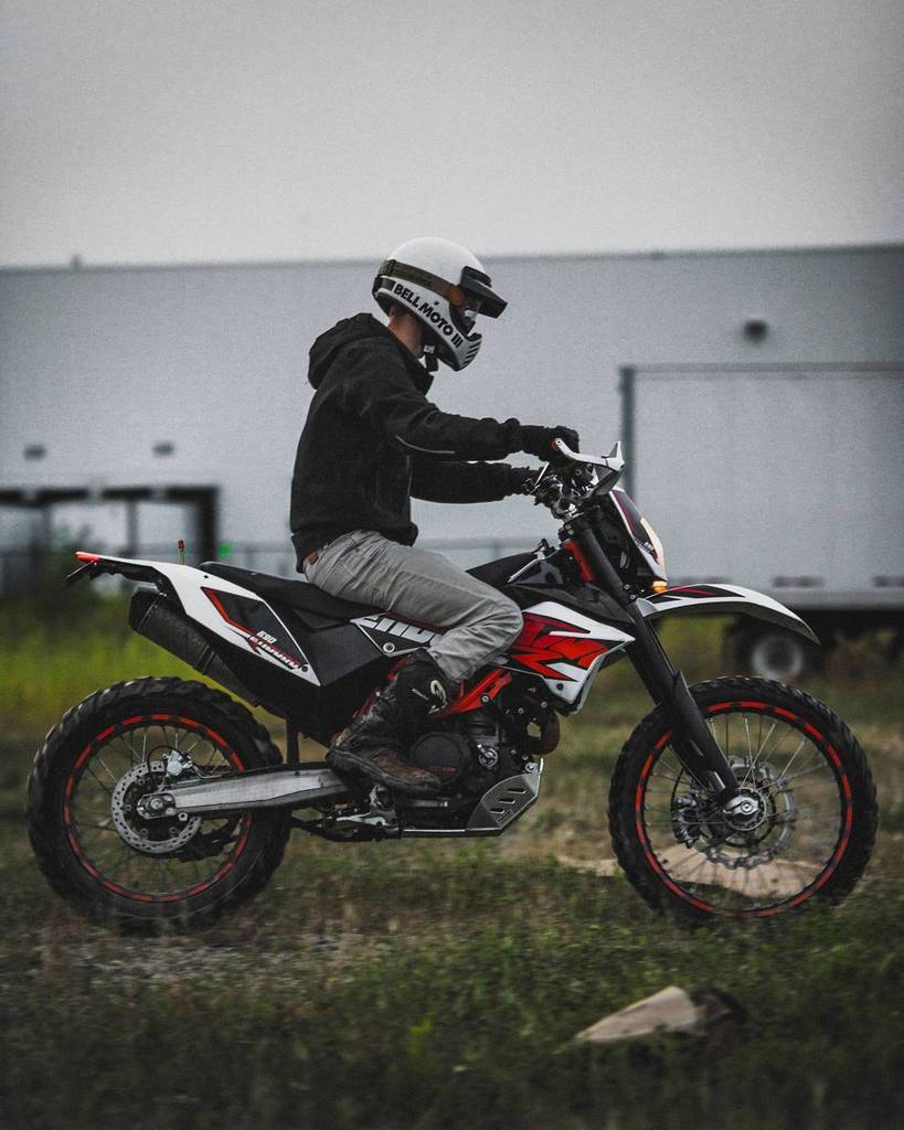 becausemoto's tweet photo. Hump daaayyyy! Hope you are all having a great week! #becausemotorcycle #motorcycles #motorcycle #bikelife #bikepo… https://t.co/qegAyQ9zRk https://t.co/HpMT8lmB2p