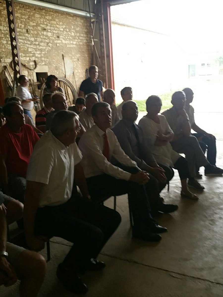 ArnaudRondeau's tweet photo. Accueil et échange avec le nouveau préfet de l'#Yonne Mr Latron par la #fdsea89 sur une ferme de Noyers sur serein. @FNSEA @ChLambert_FNSEA https://t.co/dfhMP9uH9V