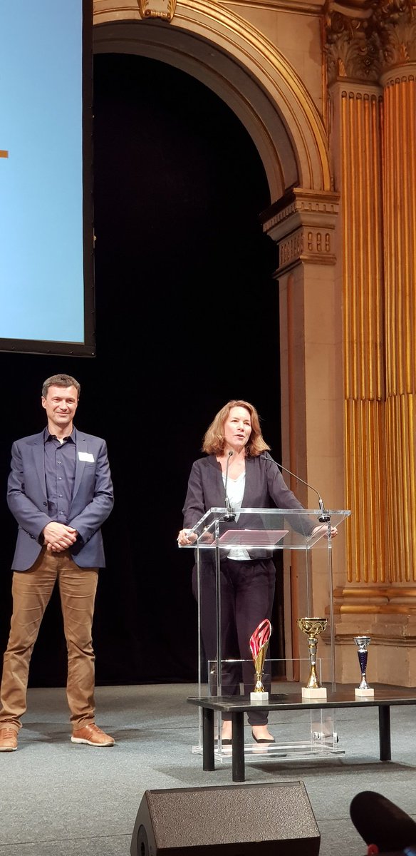 FrancoisQi's tweet photo. @PasseportAvenir @AssoFrateli bienvenue à l'hôtel de ville. Suspense sur la nouvelle #identité @DL_Community https://t.co/lqA9CIBFA2