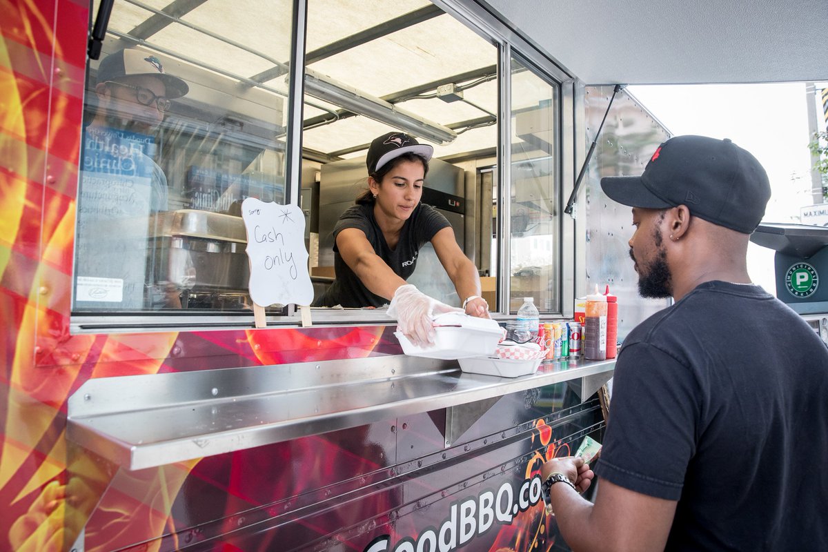 #Toronto is getting a waterfront food truck festival bit.ly/2vKve20 #foodtrucksTO