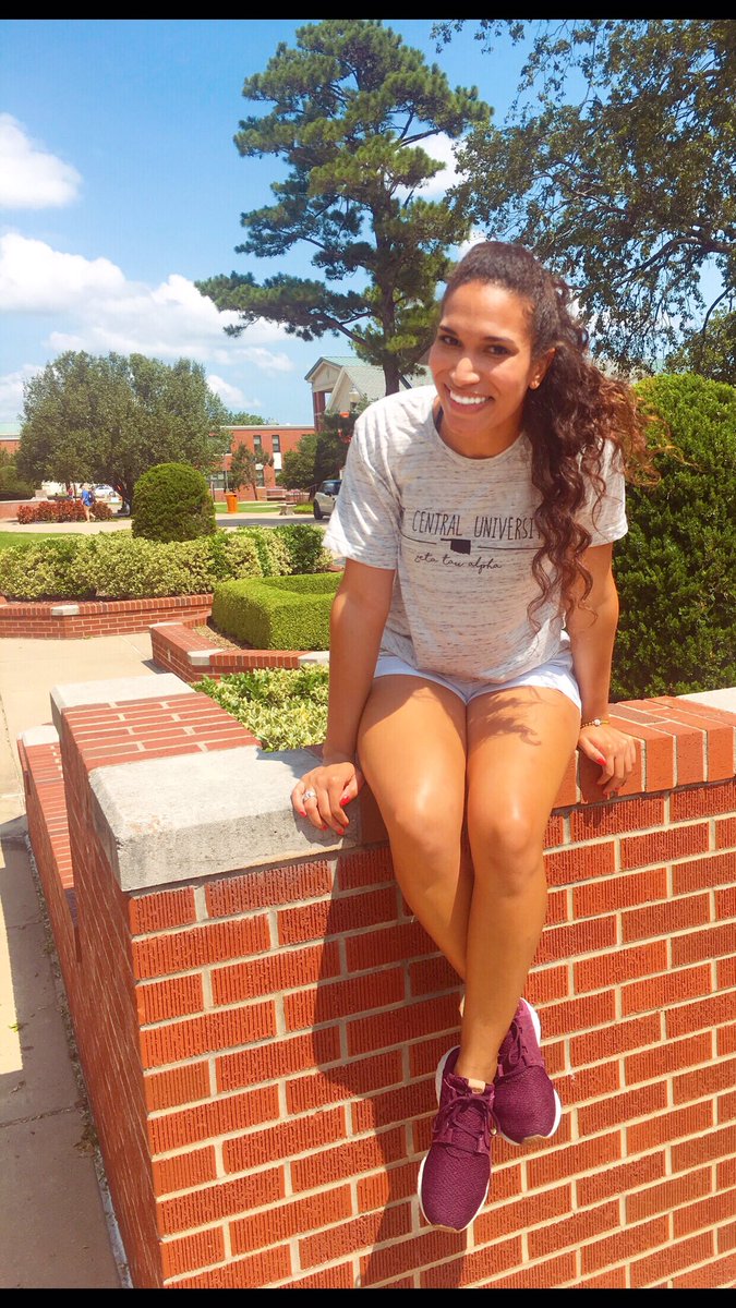 Having a tight community of sisters makes being a student at ECU so much fun! I love being a Zeta 🖤
#WhyGreekWednesday <a href="/ECUtigerGreeks/">Greek Life</a>