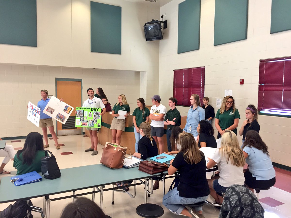 delandhighlead's tweet photo. First SGA meeting of the year with members, SGA sponsors and class sponsors. Looking forward to an exciting year. 💚💛🐾 https://t.co/ha66wueQCo