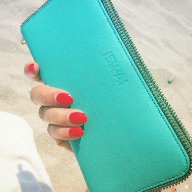 Let's go to the beach! Get our bestselling Aqua Clutch Wallet for half price with code AUGUST50 ow.ly/auPw30eI4or
