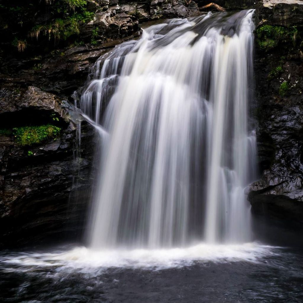 herrknilch's tweet photo. #waterfallwednesday #waterfall #naturephotography #scotland #lochlomond #uk #unitedkingdom #scotspirit #visitscotl… https://t.co/eviYVdgDl6 https://t.co/ZXuC3dHsMr