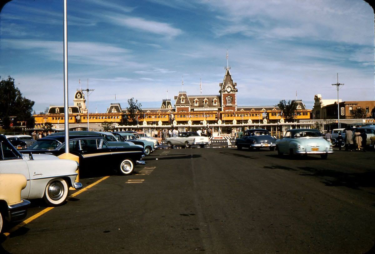 I absolutely love this photograph.
White wall tires and Magical lands.