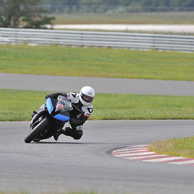 moto_republic's tweet photo. Reposting @saxotologist:
#yamaha #yzfr6 #r6 #yamahar6 #stockasfuck #michelinonmymoto #teampromotion #shoei #cortech https://t.co/n5thl8tjhe