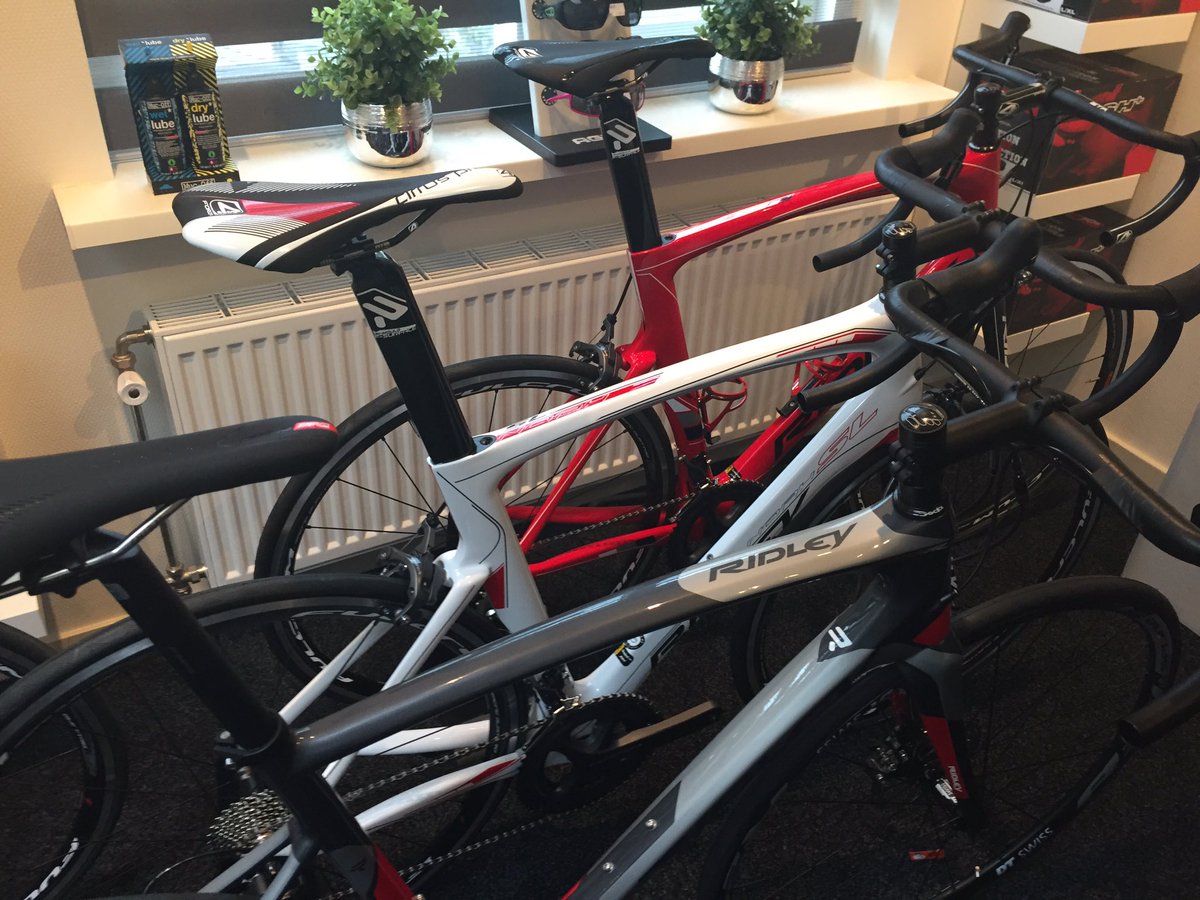 Fasefietsen's tweet photo. Nu een week @Ridley_Bikes dealer, en de Noah sets vliegen nu al de deur uit!! #golddealer #topfiets https://t.co/1HO0ckwhu1