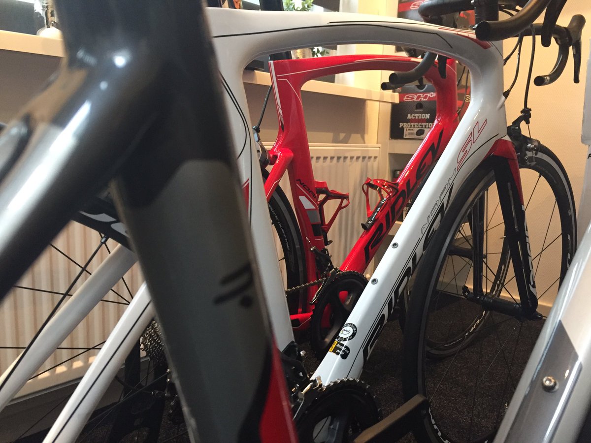 Fasefietsen's tweet photo. Nu een week @Ridley_Bikes dealer, en de Noah sets vliegen nu al de deur uit!! #golddealer #topfiets https://t.co/1HO0ckwhu1