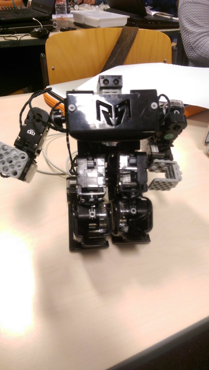 Bougetonbot's tweet photo. Be ready! Une surprise vous attend vendredi! #robot #yoka #yokaforthewin #MBAMCI https://t.co/3Qjns1o0uw
