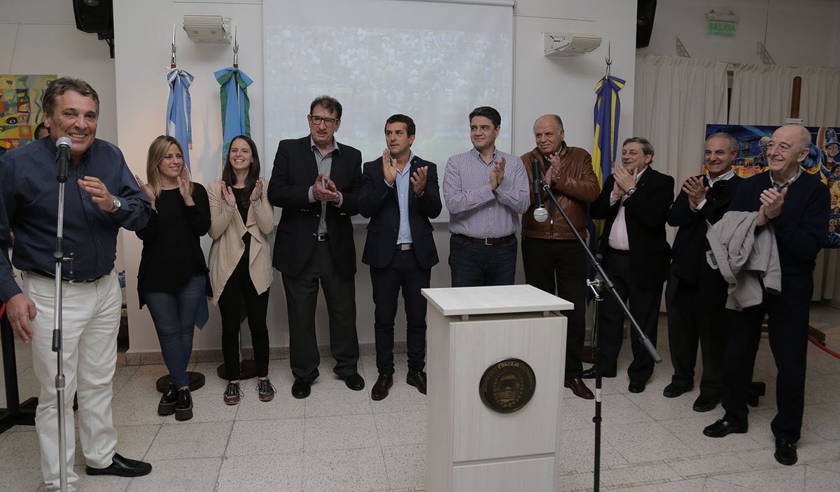 HcdVLopez's tweet photo. Inauguración de la muestra de arte Xeneise en el @HcdVLopez
La exposición estará abierta hasta este Viernes 01/09
► https://t.co/58eDYUSBQf https://t.co/wmUjHNG3eV