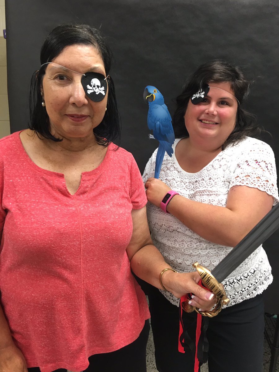 MachenElem's tweet photo. #TLAP day at #MachenNation today @HamptonCSchools @darylcros @AnitaMOwens https://t.co/Moh1wPSPtA