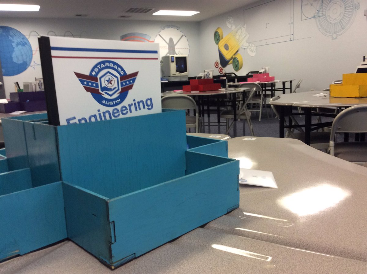 STARBASEAustin's tweet image. AND... the calm before the engaging #STEM excitement 👨🏻‍💻👩🏽‍🏫... ready for twice ✌🏿 the students at #STARBASEAustin starting... NOW! 💫