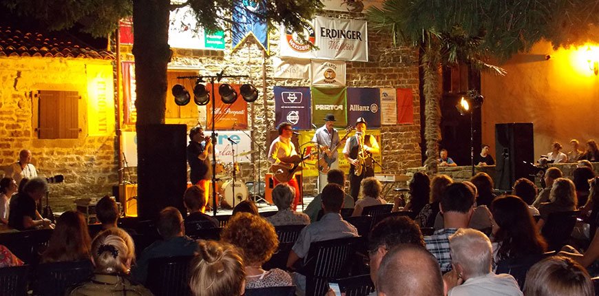agoracomhr's tweet photo. If you chose September for your vacation in Istria, than you have chosen many gastronomic, artistic and recreational activities! #enjoyistra https://t.co/rAYVWC0LMY