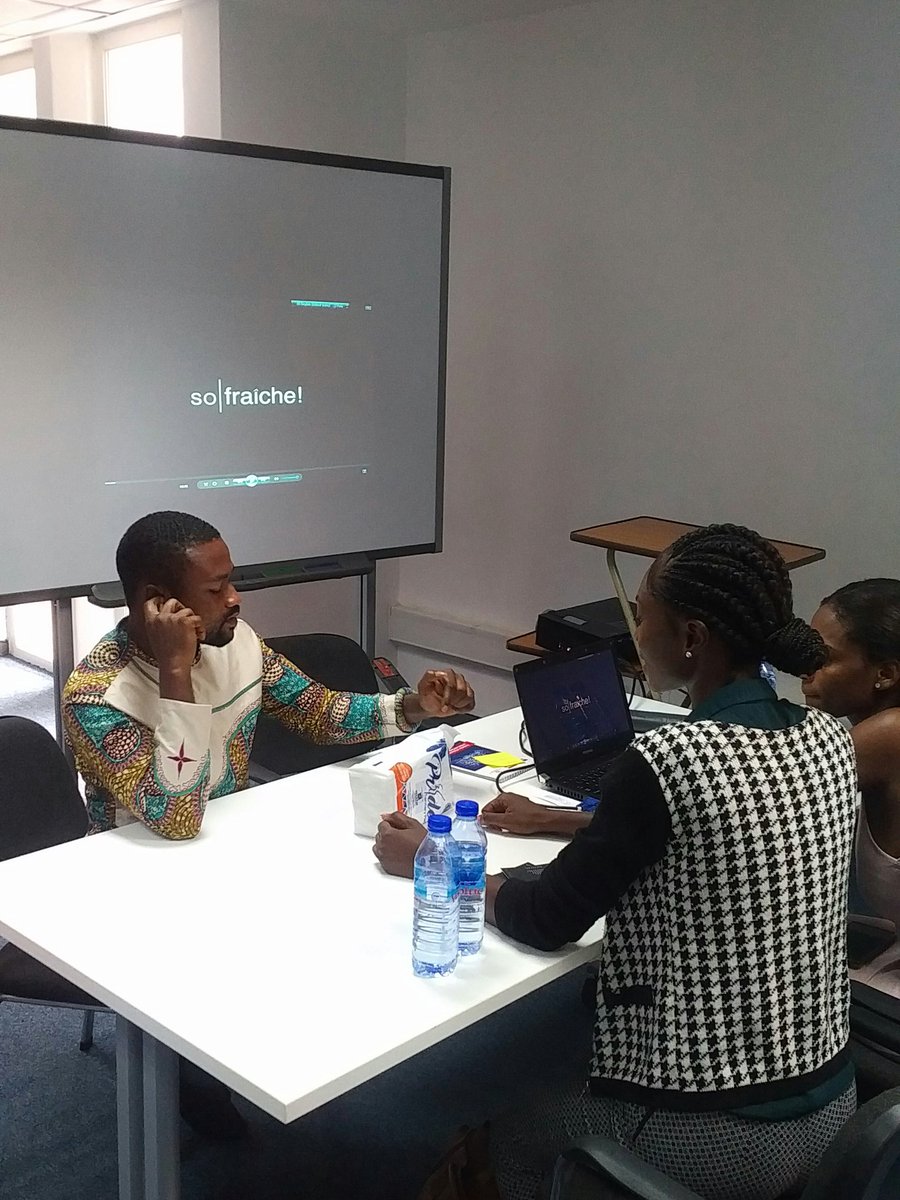 so_fraiche's tweet photo. Marketing advice/consultation with our Account Director @ReneZoe on how to increase your brand value. #sofraiche #socialthursday https://t.co/DsRhedjlaR