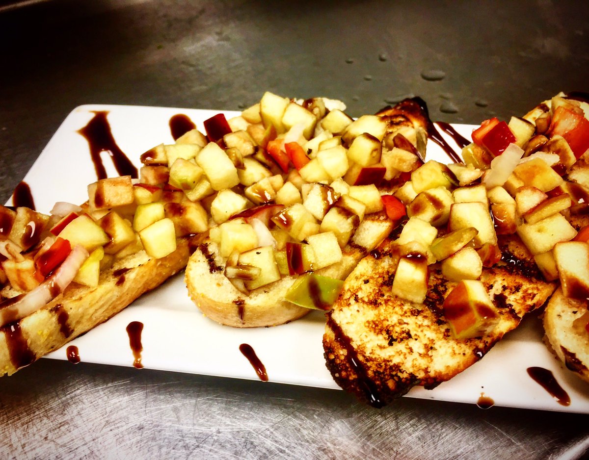 nplmurrysville's tweet photo. Check out this week's featured appetizer... Apple Bruschetta #appetizertime #nplmurrysville #northparklounge #appoftheweek https://t.co/usUd7QnQBF