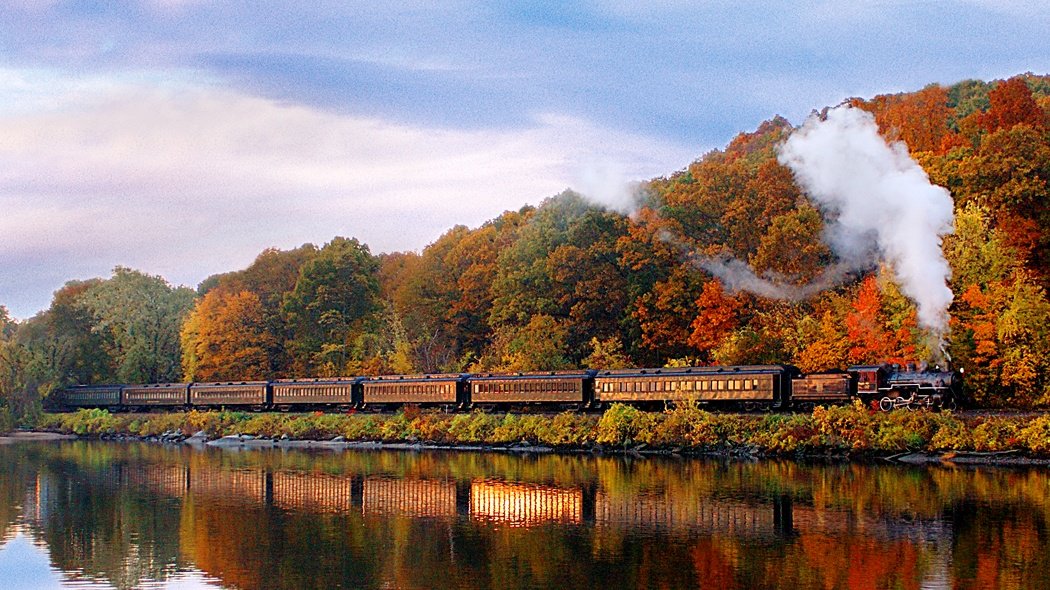 WLWT's tweet photo. 8 fall foliage train rides you need to take this season https://t.co/s4SYGAuGps https://t.co/6fSuQucwhW
