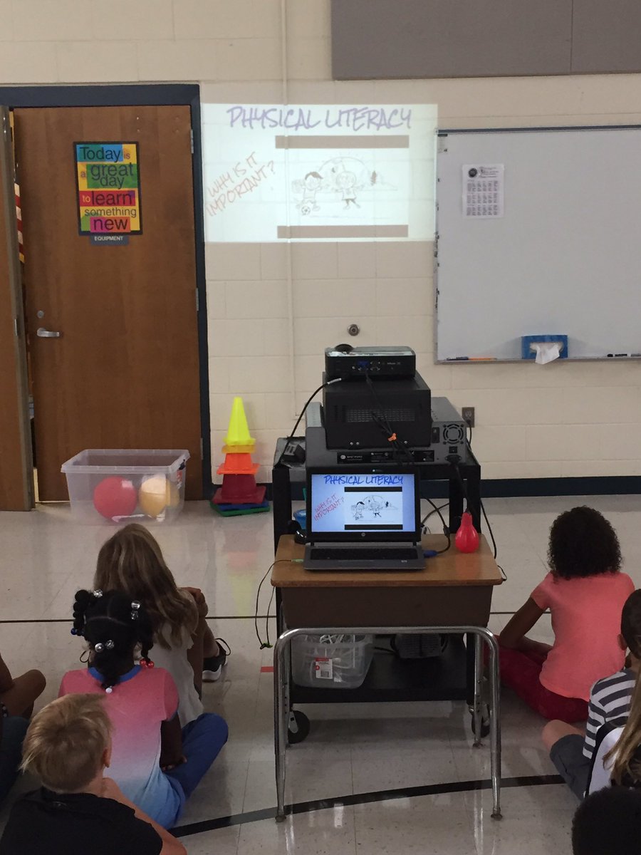 frank_smithwick's tweet photo. With help from @thepespecialist, students are learning about #physicalliteracy and #Healthliteracy #cmshpe #elempe #physed @CMSHPE #pechat https://t.co/p6WH2riegb