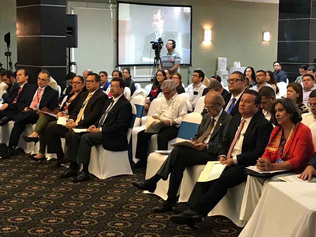 OIT_AmerCentral's tweet photo. Directora @carmenmorenoOIT participa en foro Aplicación Convenio 169 #OIT sobre pueblos #indigenas y tribales, organizado por @COHEP_IT https://t.co/QGf8EjL5YR