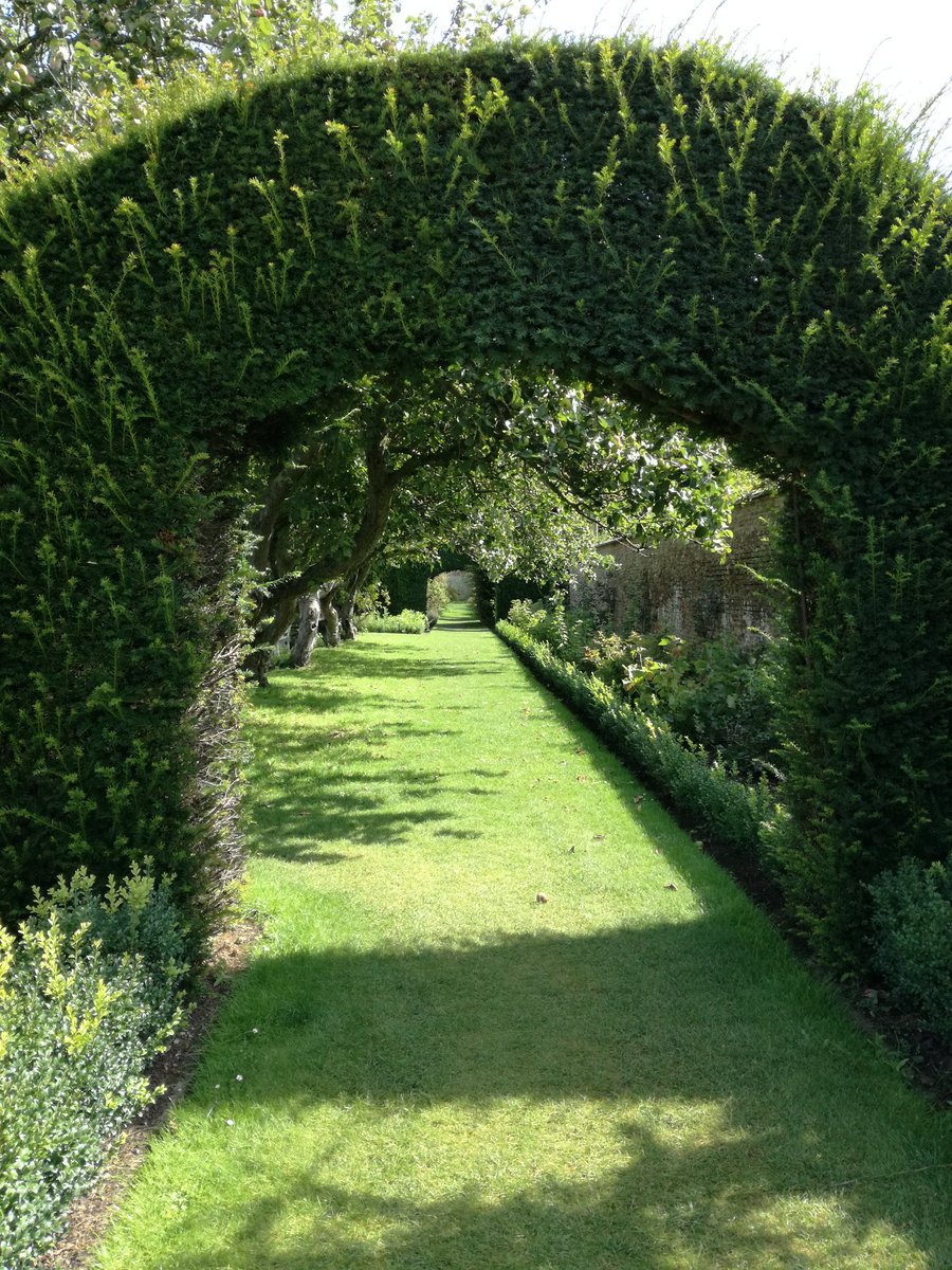 JeyFiorentina's tweet photo. #Howard #HowardCastle #travel #Yorkshire #York #Likeinabook #GreatBritain https://t.co/Hpx2AP3ykj