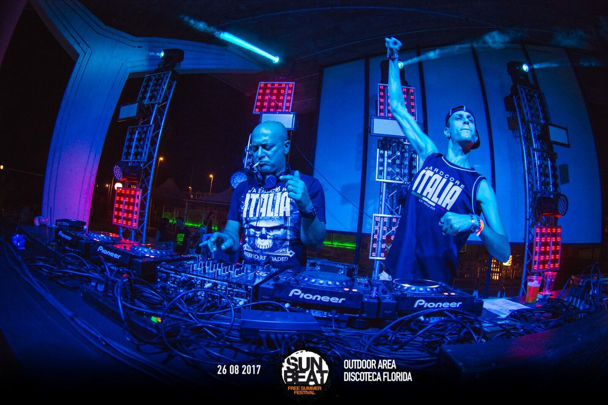 ReevoidOfficial's tweet image. Creating some chaos with the boss.What an amazing experience to play b2b with him.
This was sun beat!!!
@TheStunnedGuys
#hardcore #fuckemall