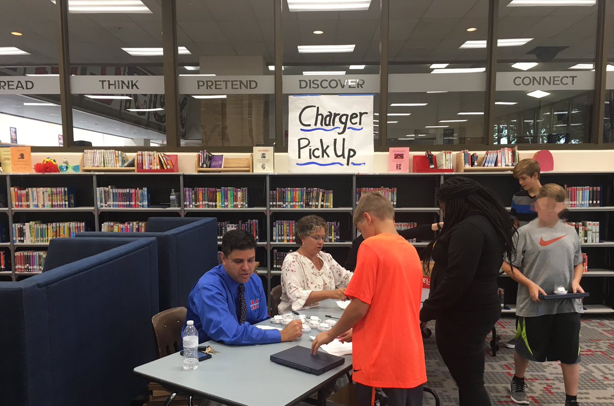 MidwayInnovate's tweet photo. Day 2: epic iPad rollout at @Midway_Middle @MidwayISD thanks @DrKMidway for helping out #teamwork #1:1 #midwaymagic https://t.co/QB101nVxKy