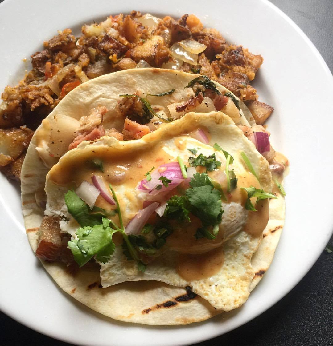 CarbDav's tweet photo. Wednesday Special - PORK BELLY Y CHIPOTLE HUEVOS TACO https://t.co/9DNCh139wI