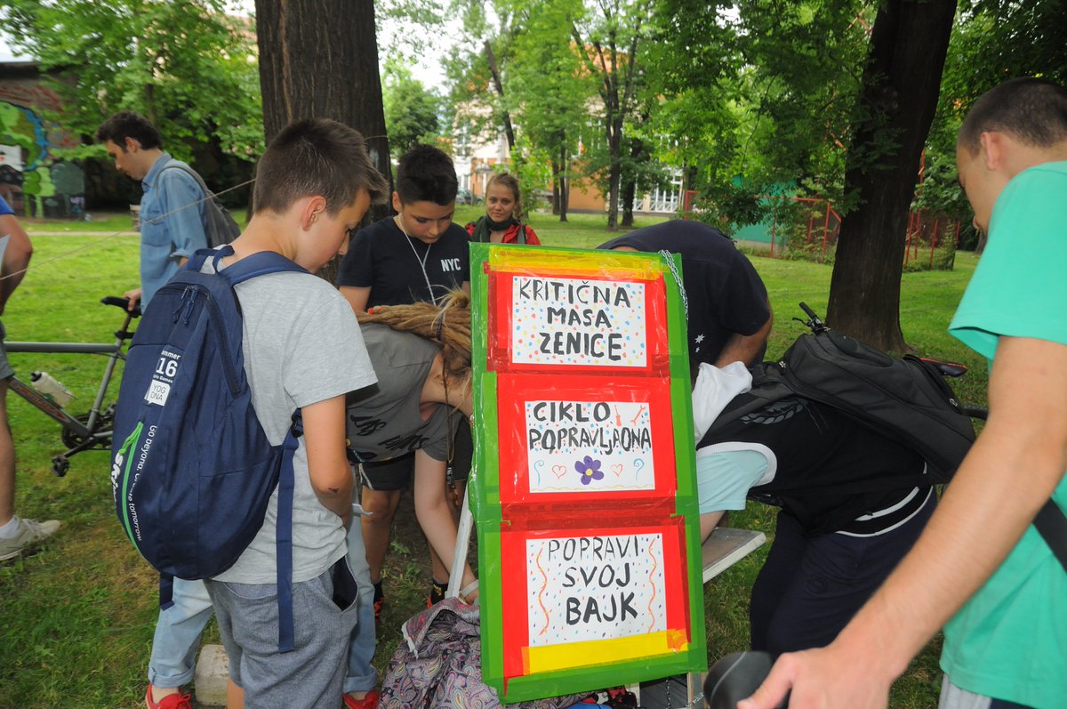 SHLSarajevo's tweet photo. "Ulični fest UF" - jedinstven festival alternativne kulture za mlade u Zenici. #SHL #FOA #angažman https://t.co/qMHdjIUvyQ