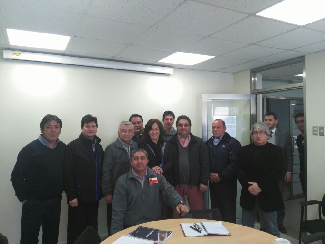 Maldonado_Quil's tweet photo. Junto a los dirigentes de la #Conutt, nos reunimos con @MintrabChile, Alejandra Krauss, para hablar sobre la licitación de @Transantiago 17 https://t.co/TpQ3QEGRvz