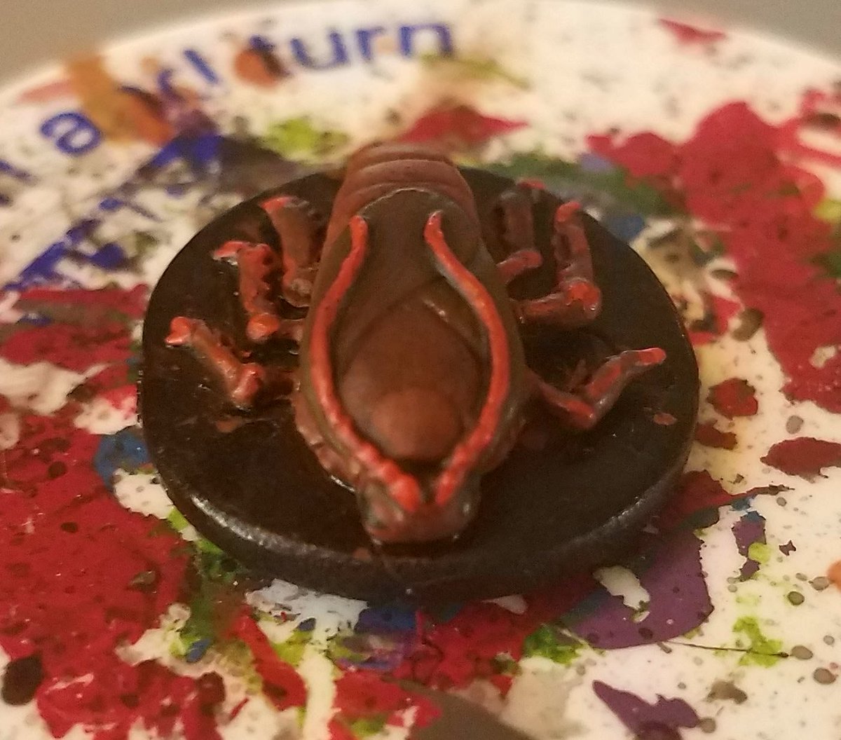 Draconicfire's tweet photo. Tiny mice and mystics roach looking better after some @willfriedle #washinyourcracks @GeekandSundry #gnspaintersguild #joinalpha https://t.co/fJKyolreVK