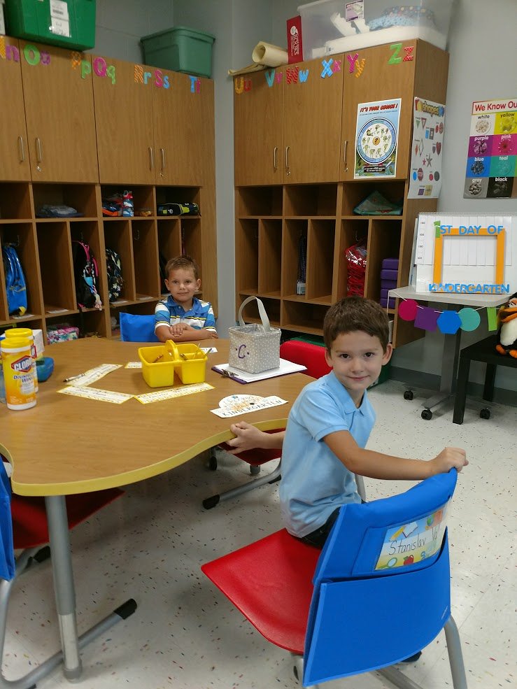 CookeCardinal's tweet image. Welcome to our new kindergarten Cardinals!!! #WFCPride #passthetissue #firstdayofK @RedClaySchools