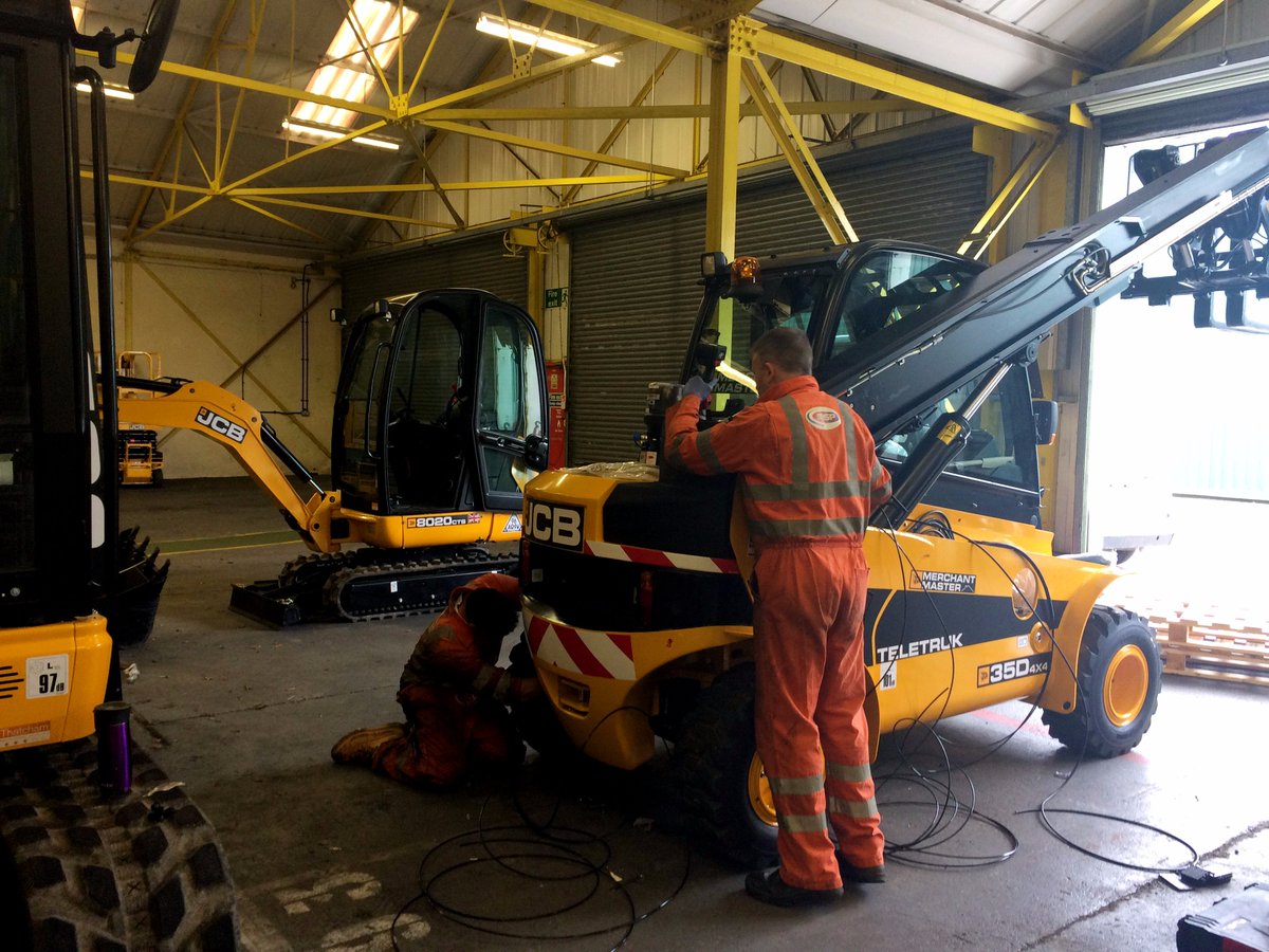 InterlubeUK's tweet photo. Another #HDI Progressive #AutomaticLubrication installation done by our team @GunnJCB 🛠️🇬🇧
#efficiency #Engineering #teamwork #madeInUK https://t.co/9hQrYIt3ob